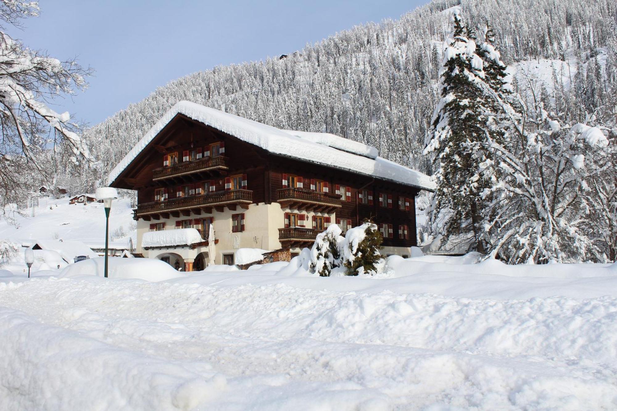 Hotel Schlosswirt Großkirchheim Exterior foto