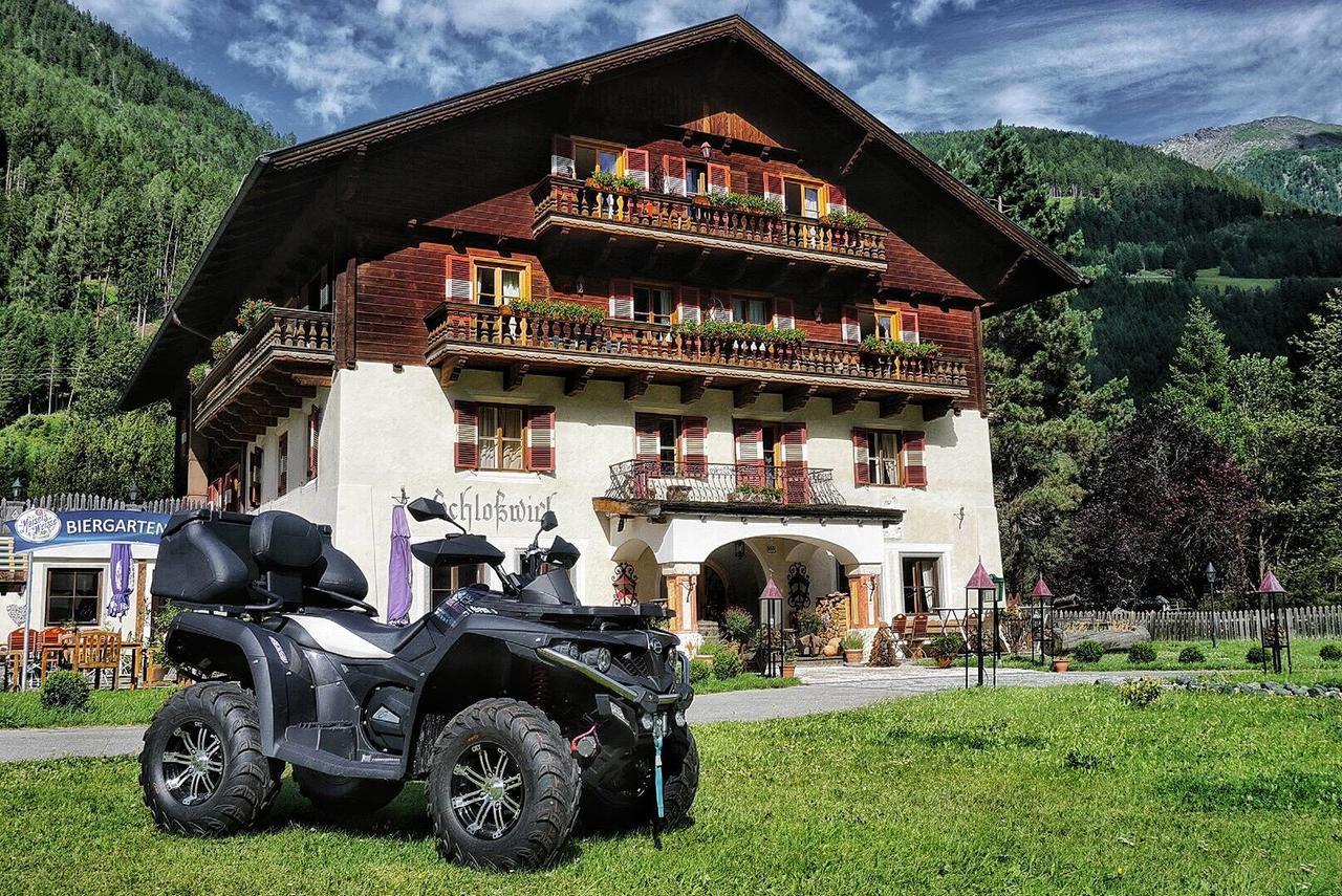 Hotel Schlosswirt Großkirchheim Exterior foto